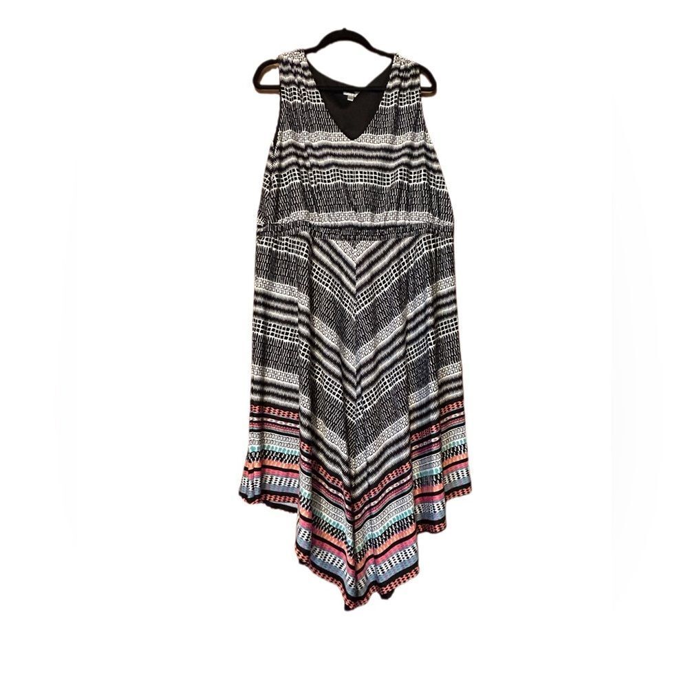 Avenue Black and White Sleeveless Sundress Size 18/20